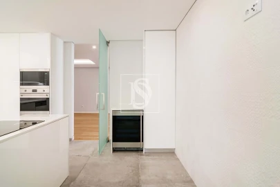 Apartamento T3 para Venda em Carcavelos e Parede