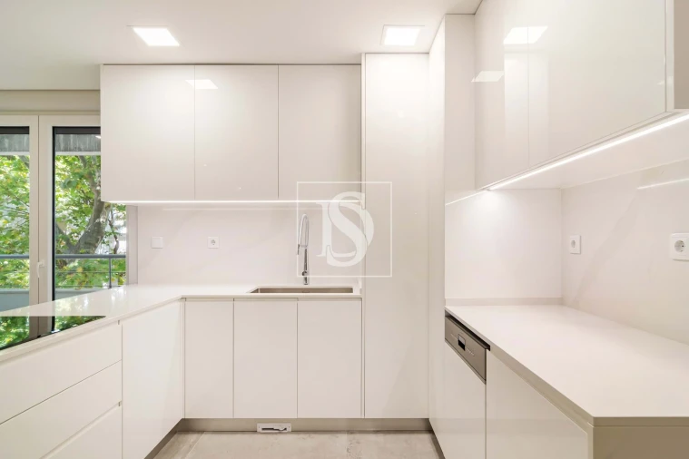 Apartamento T3 para Venda em Carcavelos e Parede Foto 14