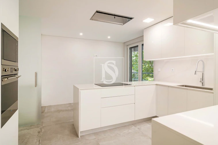 Apartamento T3 para Venda em Carcavelos e Parede Foto 13