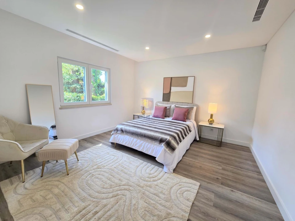 Moradia T4 para Venda em Charneca de Caparica e Sobreda Foto 13