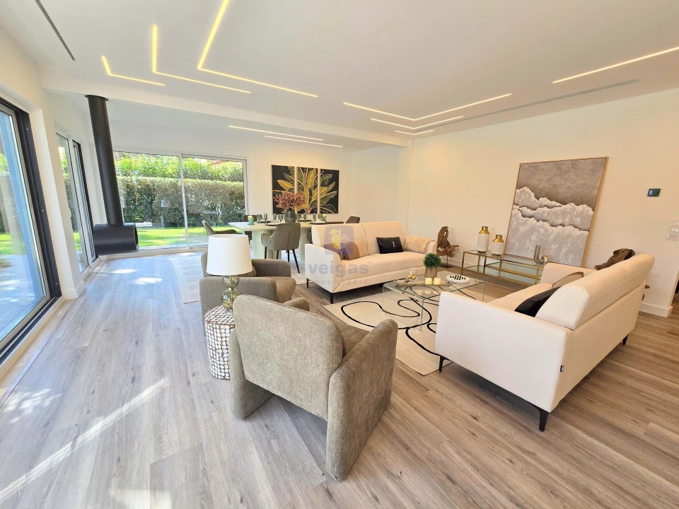 Moradia T4 para Venda em Charneca de Caparica e Sobreda Foto 4