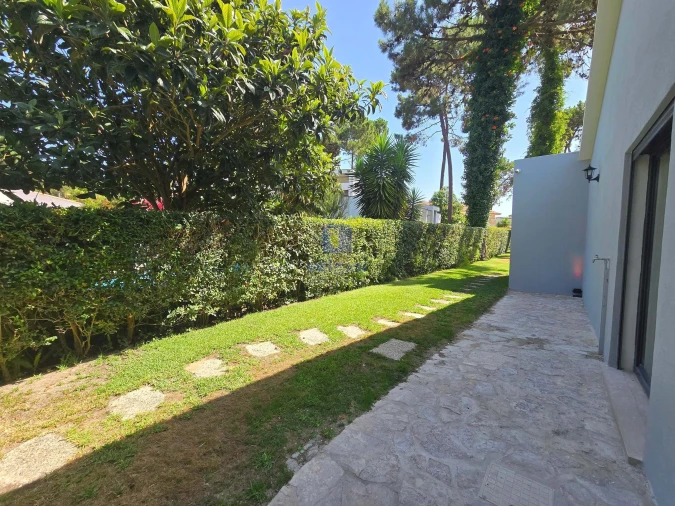 Moradia T4 para Venda em Charneca de Caparica e Sobreda Foto 27