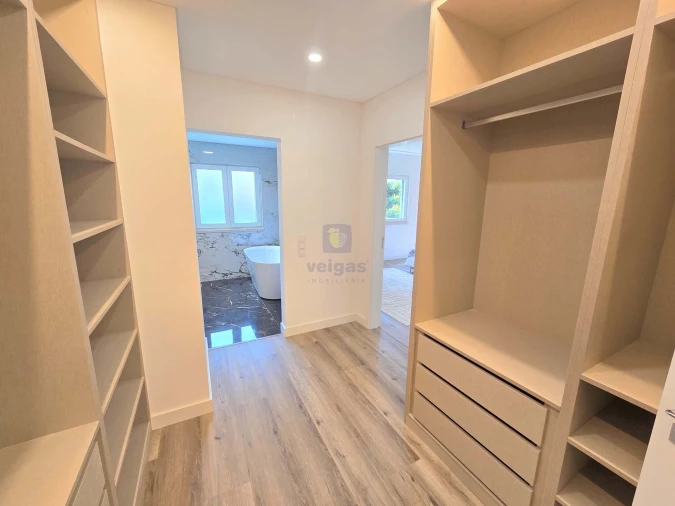 Moradia T4 para Venda em Charneca de Caparica e Sobreda Foto 15