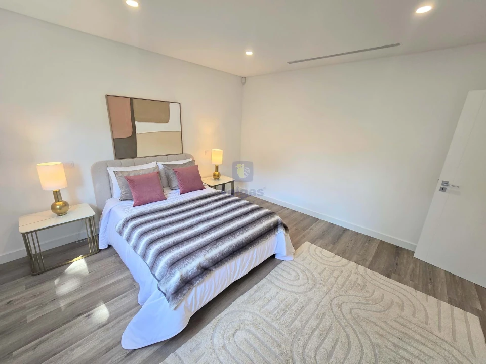 Moradia T4 para Venda em Charneca de Caparica e Sobreda Foto 10