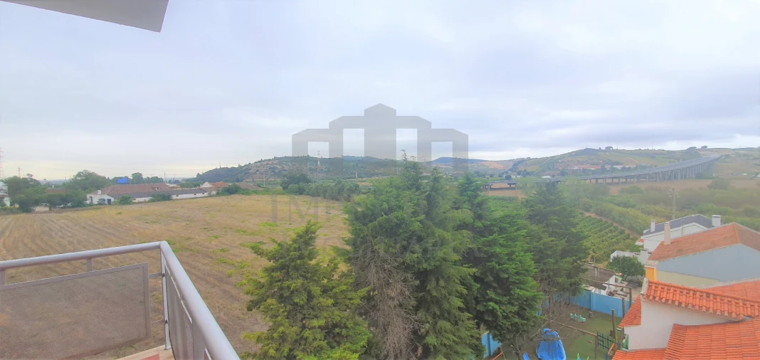 Apartamento T2 para Arrendamento em Carregado e Cadafais Foto 11