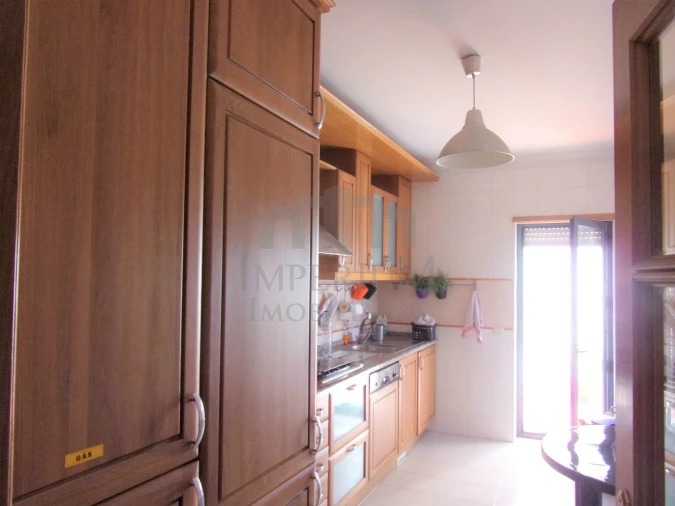 Apartamento T2 para Arrendamento em Carregado e Cadafais Foto 3