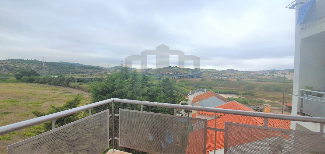 Apartamento T2 para Arrendamento em Carregado e Cadafais Foto 10