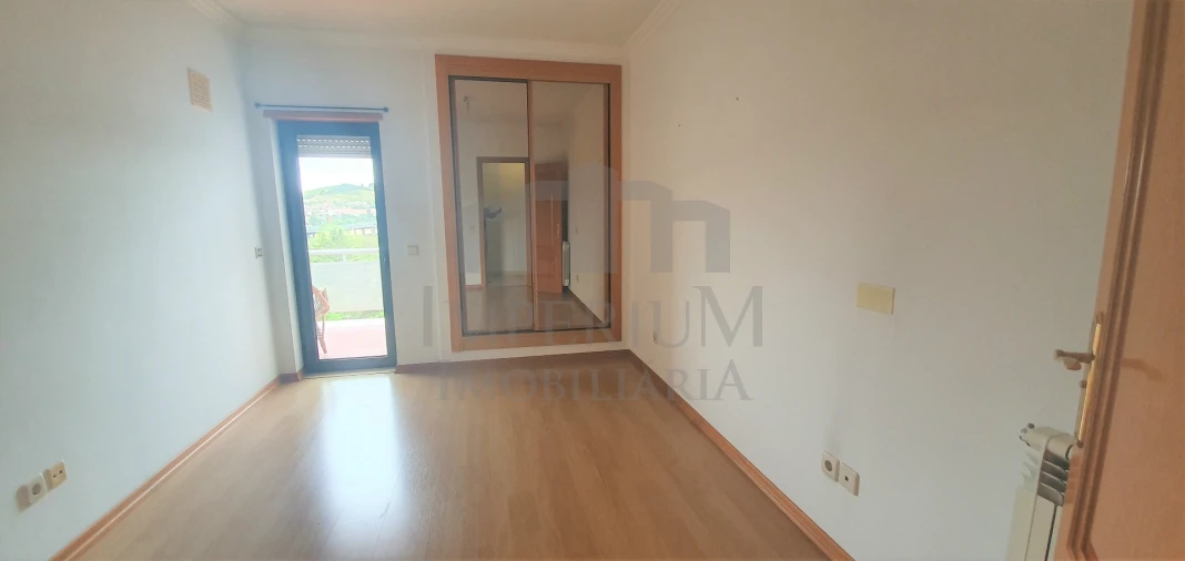 Apartamento T2 para Arrendamento em Carregado e Cadafais Foto 12