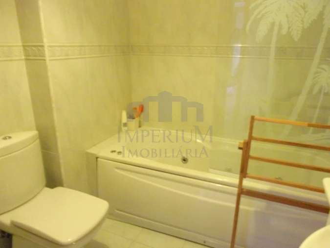 Apartamento T2 para Arrendamento em Carregado e Cadafais Foto 7