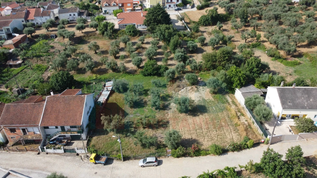 Terreno para Venda em Telhado Foto 2