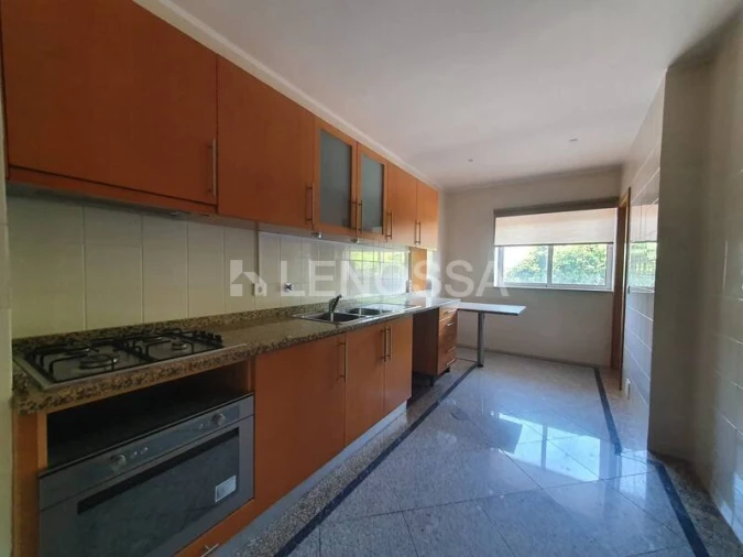 Apartamento T2 para Venda em Rebordosa Foto 11