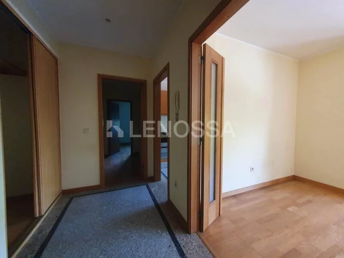 Apartamento T2 para Venda em Rebordosa Foto 3