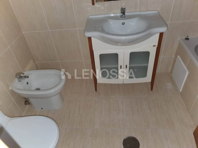 Apartamento T2 para Venda em Rebordosa Foto 12