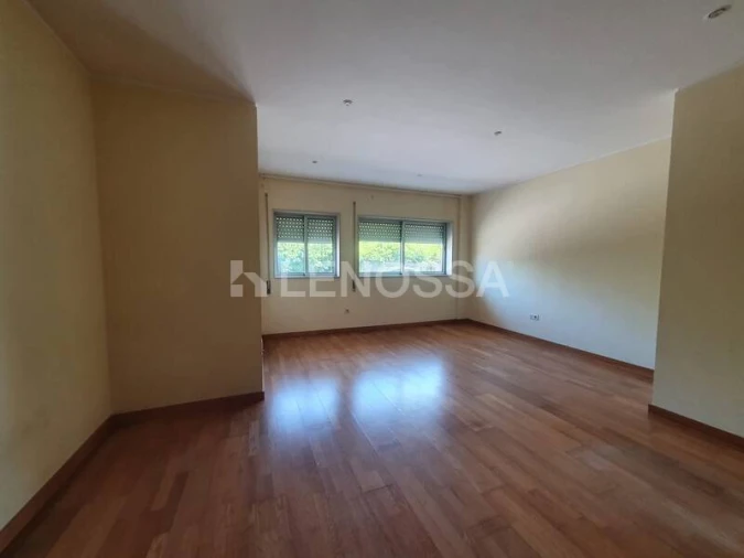 Apartamento T2 para Venda em Rebordosa Foto 4