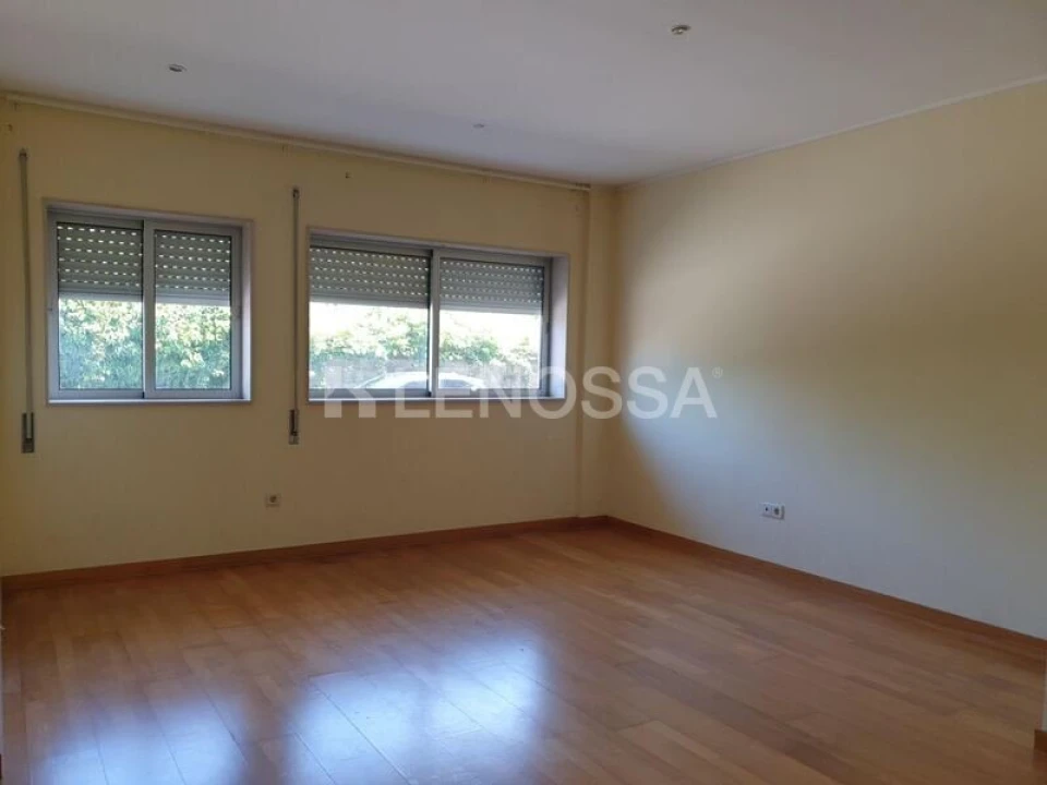 Apartamento T2 para Venda em Rebordosa Foto 1