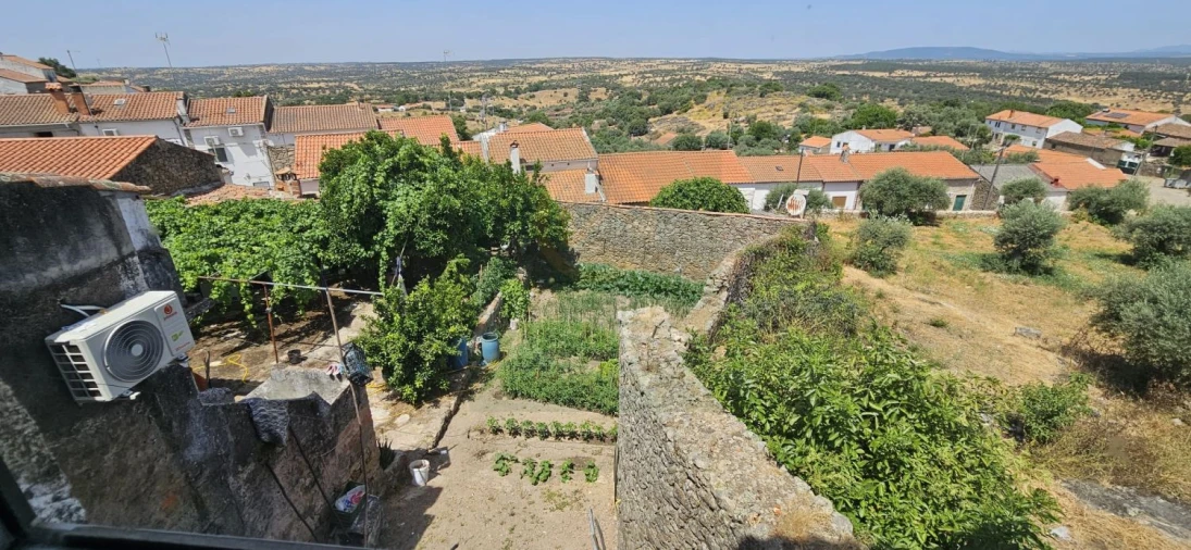 Moradia T3 para Venda em Monfortinho e Salvaterra do Extremo Foto 2