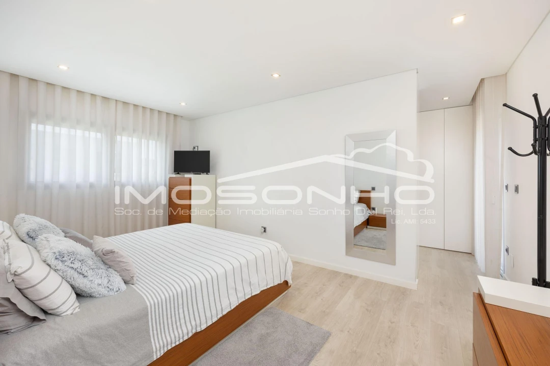 Moradia T4 para Venda em Marinha Grande Foto 10