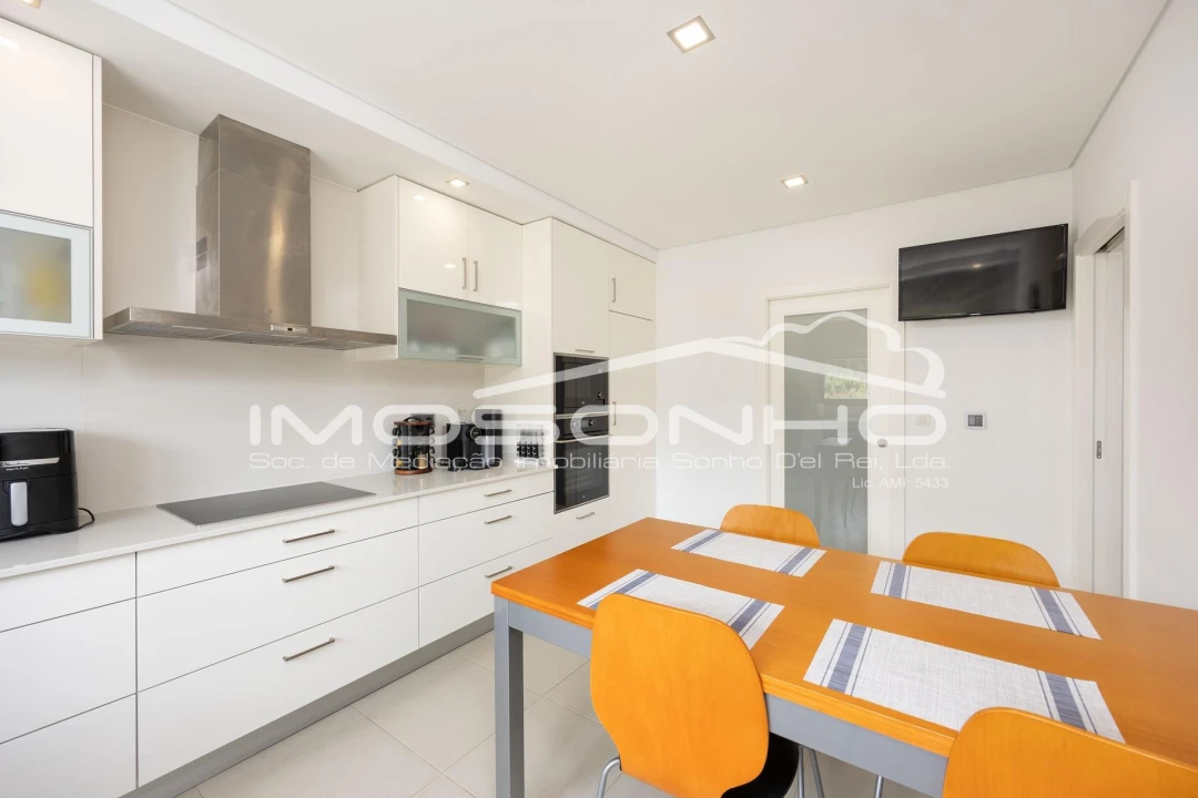 Moradia T4 para Venda em Marinha Grande Foto 6