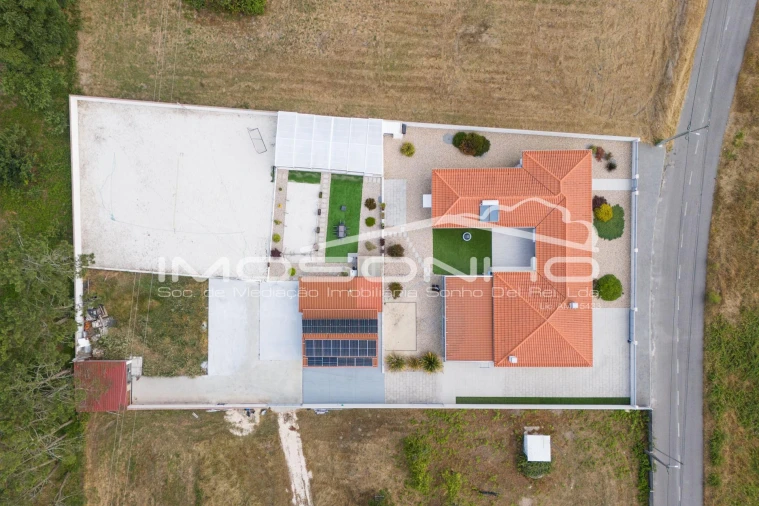 Moradia T4 para Venda em Marinha Grande Foto 38