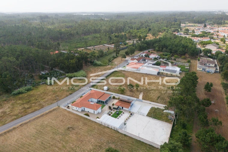 Moradia T4 para Venda em Marinha Grande Foto 39