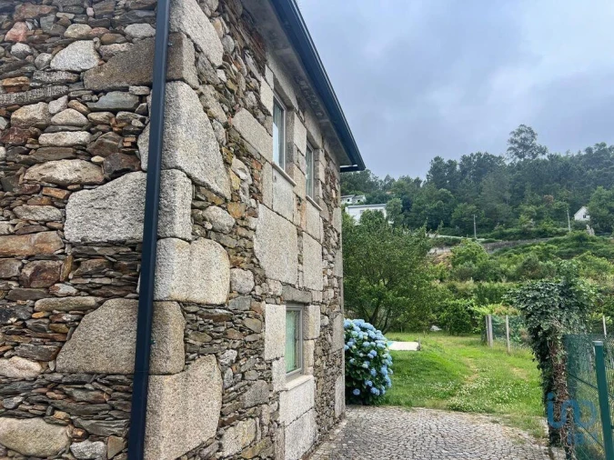 Moradia T2 para Venda em Carvalhais e Candal Foto 3