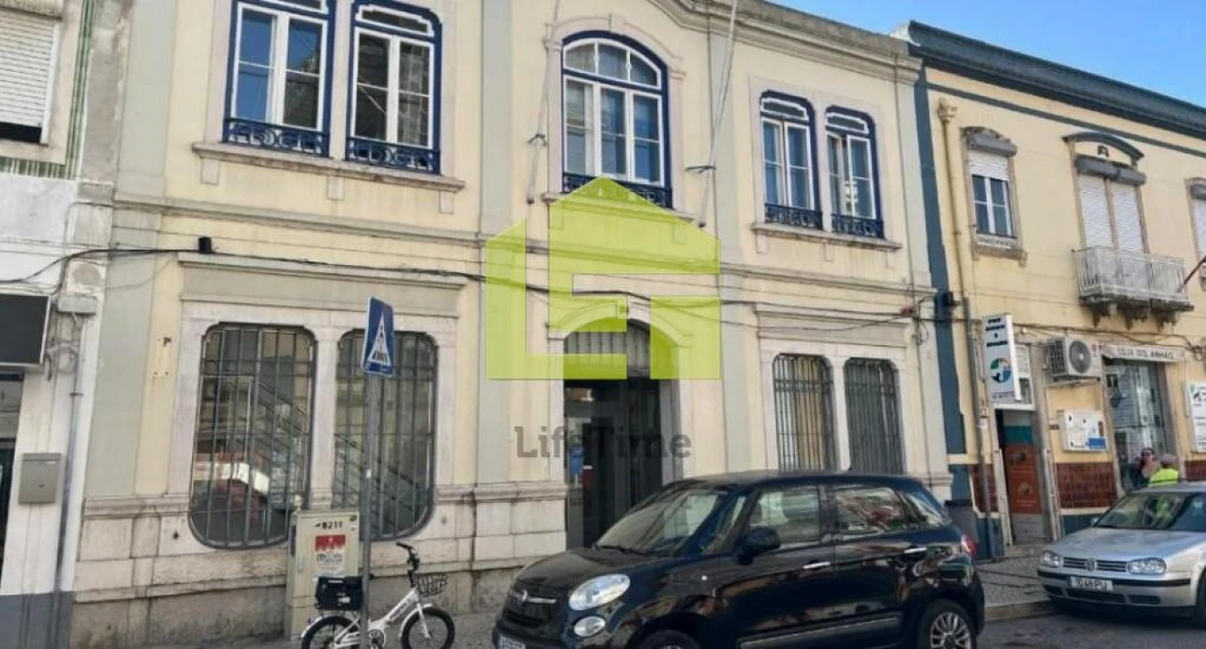 Prédio para Venda em Vila Franca de Xira Foto 1