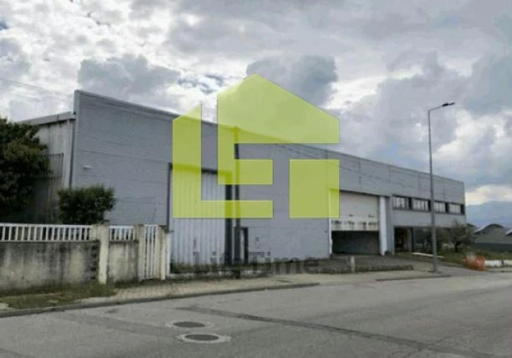 Armazém para Venda em Constantim e Vale de Nogueiras Foto 1