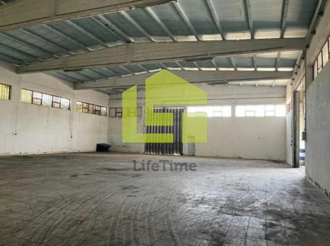 Armazém para Venda em Constantim e Vale de Nogueiras Foto 3