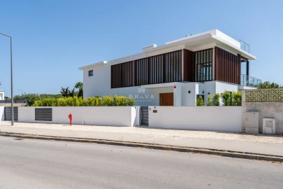 Moradia T4 para Venda em Albufeira e Olhos de Água