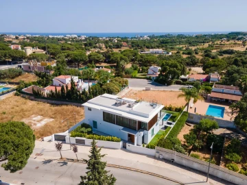 Moradia T4 para Venda em Albufeira e Olhos de Água