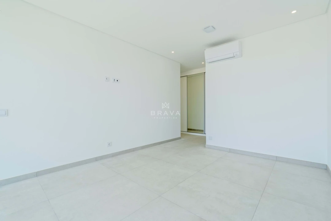 Moradia T4 para Venda em Albufeira e Olhos de Água Foto 35