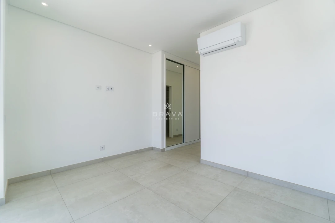 Moradia T4 para Venda em Albufeira e Olhos de Água Foto 11