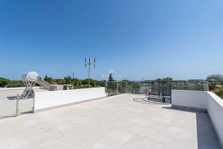 Moradia T4 para Venda em Albufeira e Olhos de Água Foto 27