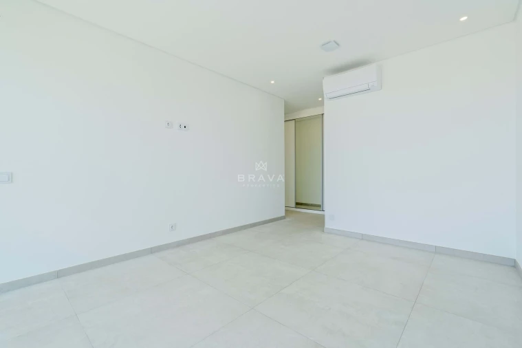Moradia T4 para Venda em Albufeira e Olhos de Água Foto 35