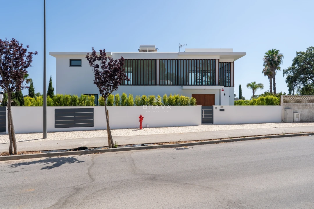 Moradia T4 para Venda em Albufeira e Olhos de Água Foto 3