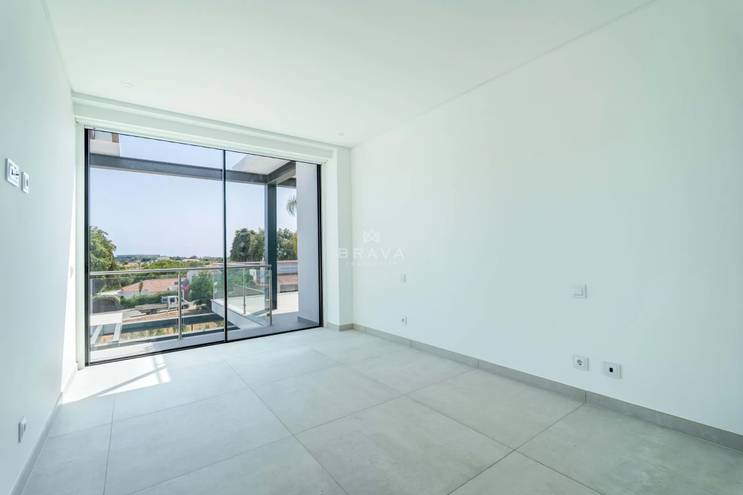 Moradia T4 para Venda em Albufeira e Olhos de Água Foto 29