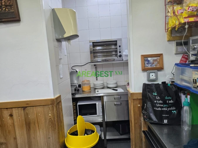 Loja para Venda em Santa Iria de Azoia, São João da Talha e Bobadela Foto 14