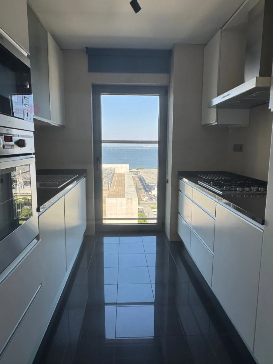 Apartamento T2 para Venda em Parque das Nações Foto 8