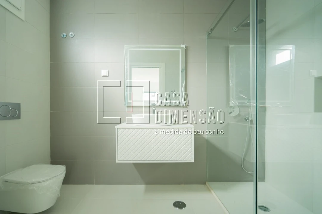 Moradia T5 para Venda em Charneca de Caparica e Sobreda Foto 37