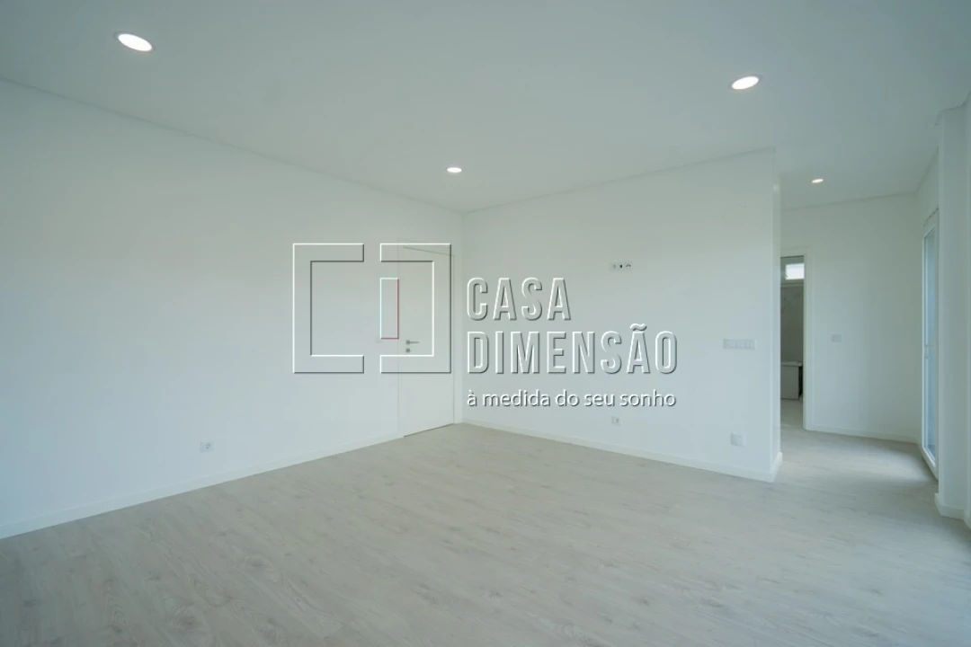 Moradia T5 para Venda em Charneca de Caparica e Sobreda Foto 52
