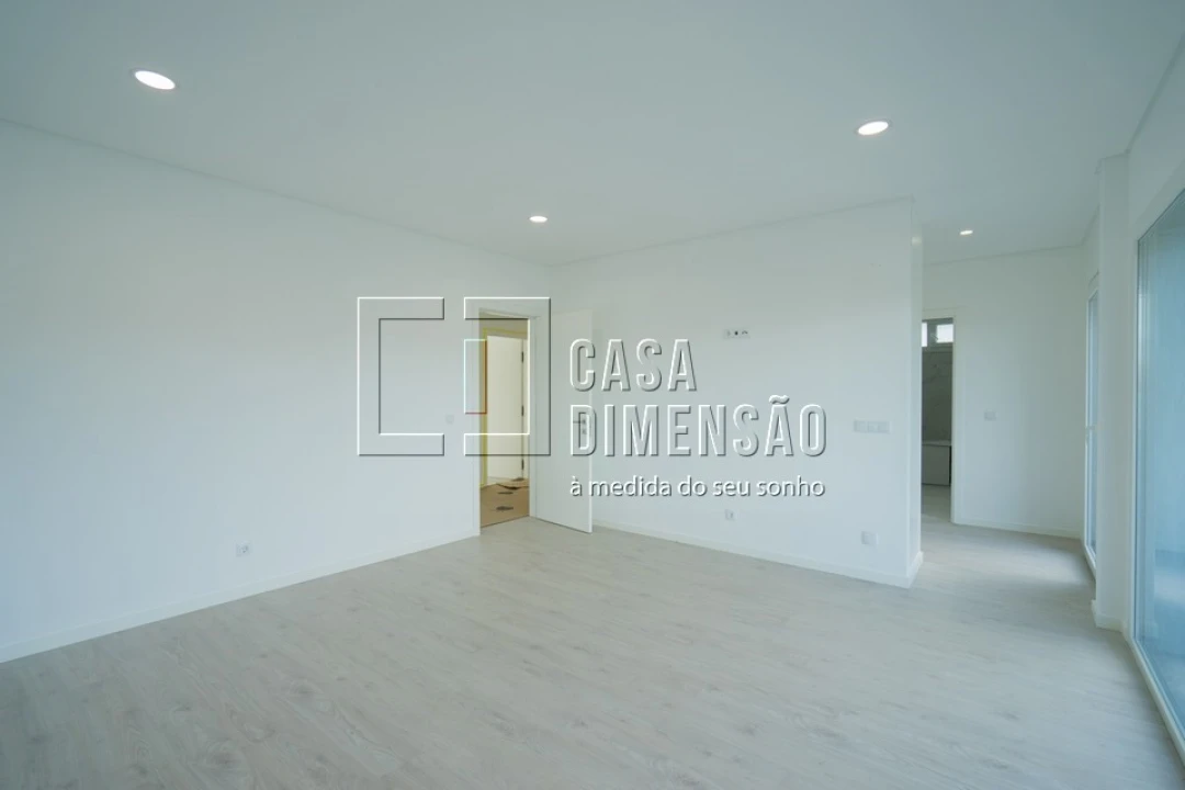Moradia T5 para Venda em Charneca de Caparica e Sobreda Foto 53