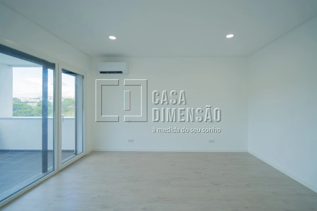 Moradia T5 para Venda em Charneca de Caparica e Sobreda Foto 55