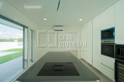 Moradia T5 para Venda em Charneca de Caparica e Sobreda