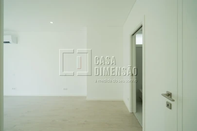 Moradia T5 para Venda em Charneca de Caparica e Sobreda