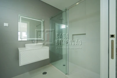Moradia T5 para Venda em Charneca de Caparica e Sobreda
