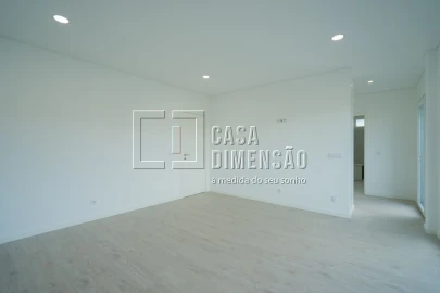 Moradia T5 para Venda em Charneca de Caparica e Sobreda