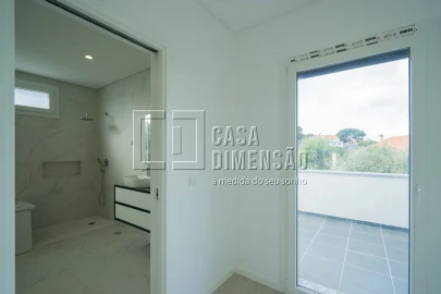 Moradia T5 para Venda em Charneca de Caparica e Sobreda