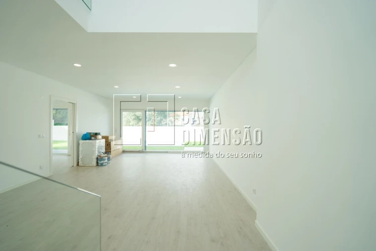 Moradia T5 para Venda em Charneca de Caparica e Sobreda Foto 2