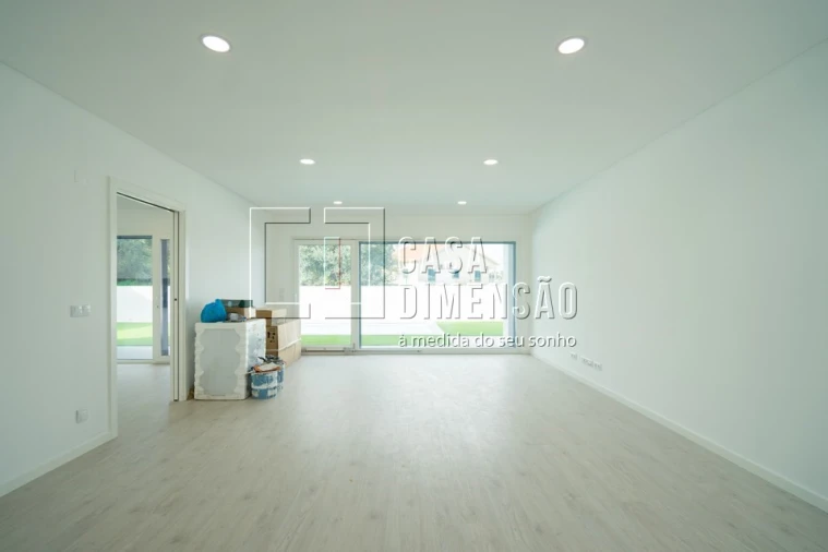 Moradia T5 para Venda em Charneca de Caparica e Sobreda Foto 4