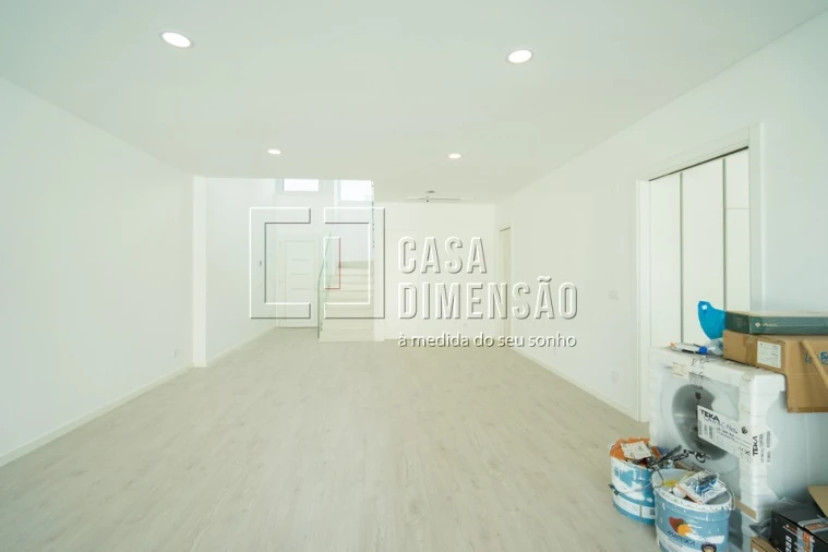 Moradia T5 para Venda em Charneca de Caparica e Sobreda Foto 6